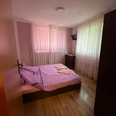 ореха Guest house *